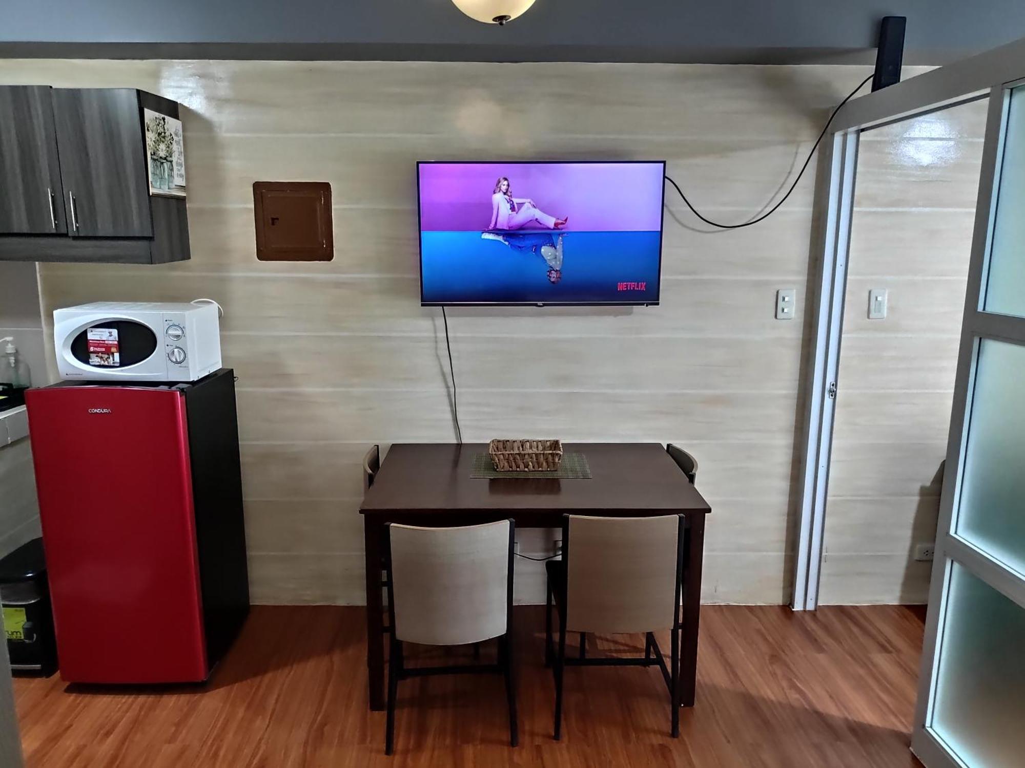 Tagaytay Staycation By Naya And Darla W Free Swimming Pool, Wifi & Netflix Tagaytay City Екстериор снимка