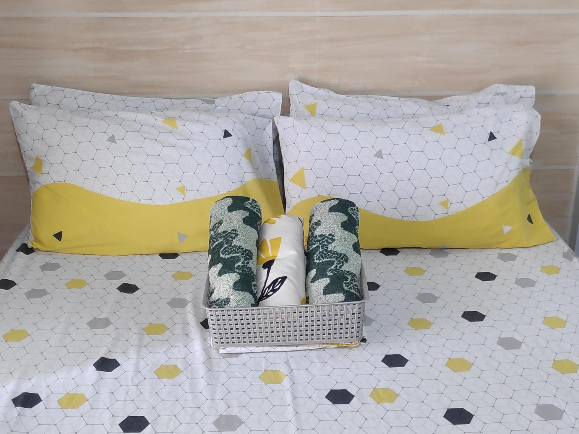 Tagaytay Staycation By Naya And Darla W Free Swimming Pool, Wifi & Netflix Tagaytay City Екстериор снимка