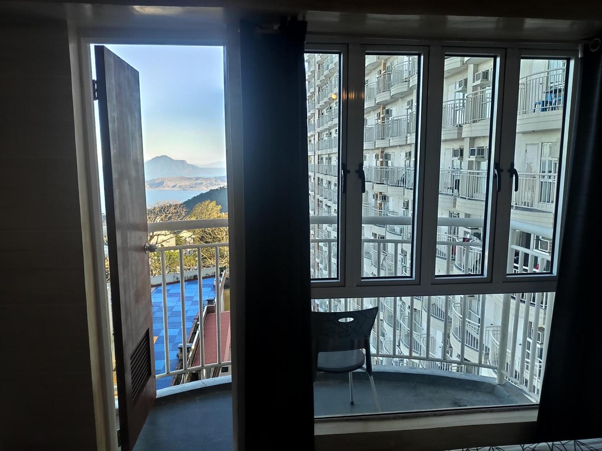 Tagaytay Staycation By Naya And Darla W Free Swimming Pool, Wifi & Netflix Tagaytay City Екстериор снимка