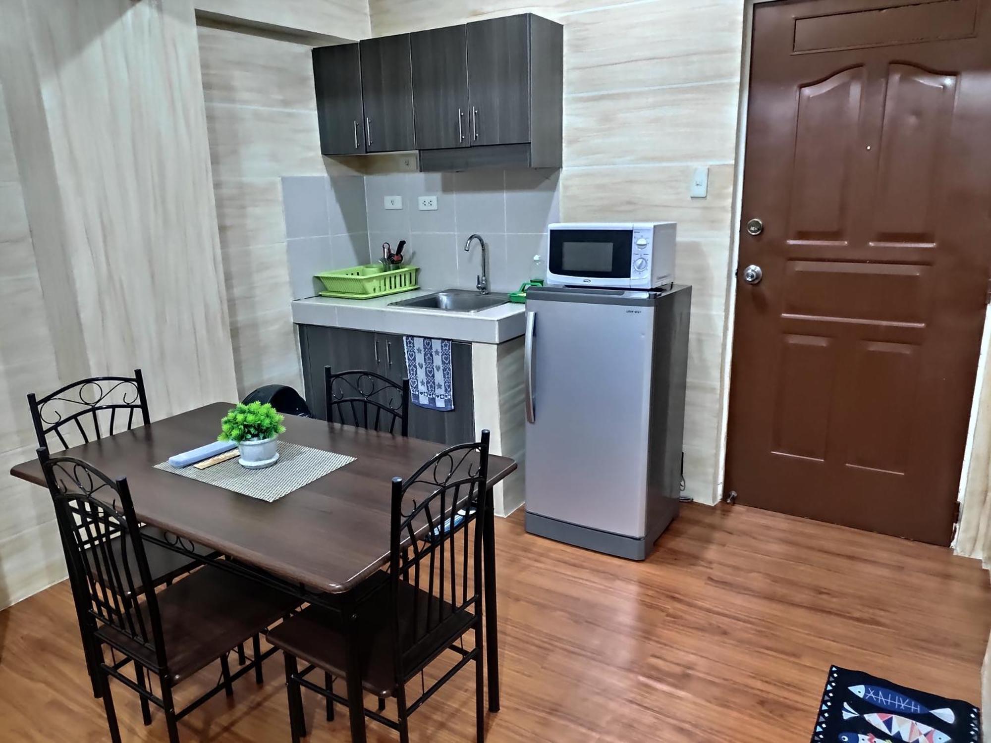Tagaytay Staycation By Naya And Darla W Free Swimming Pool, Wifi & Netflix Tagaytay City Екстериор снимка