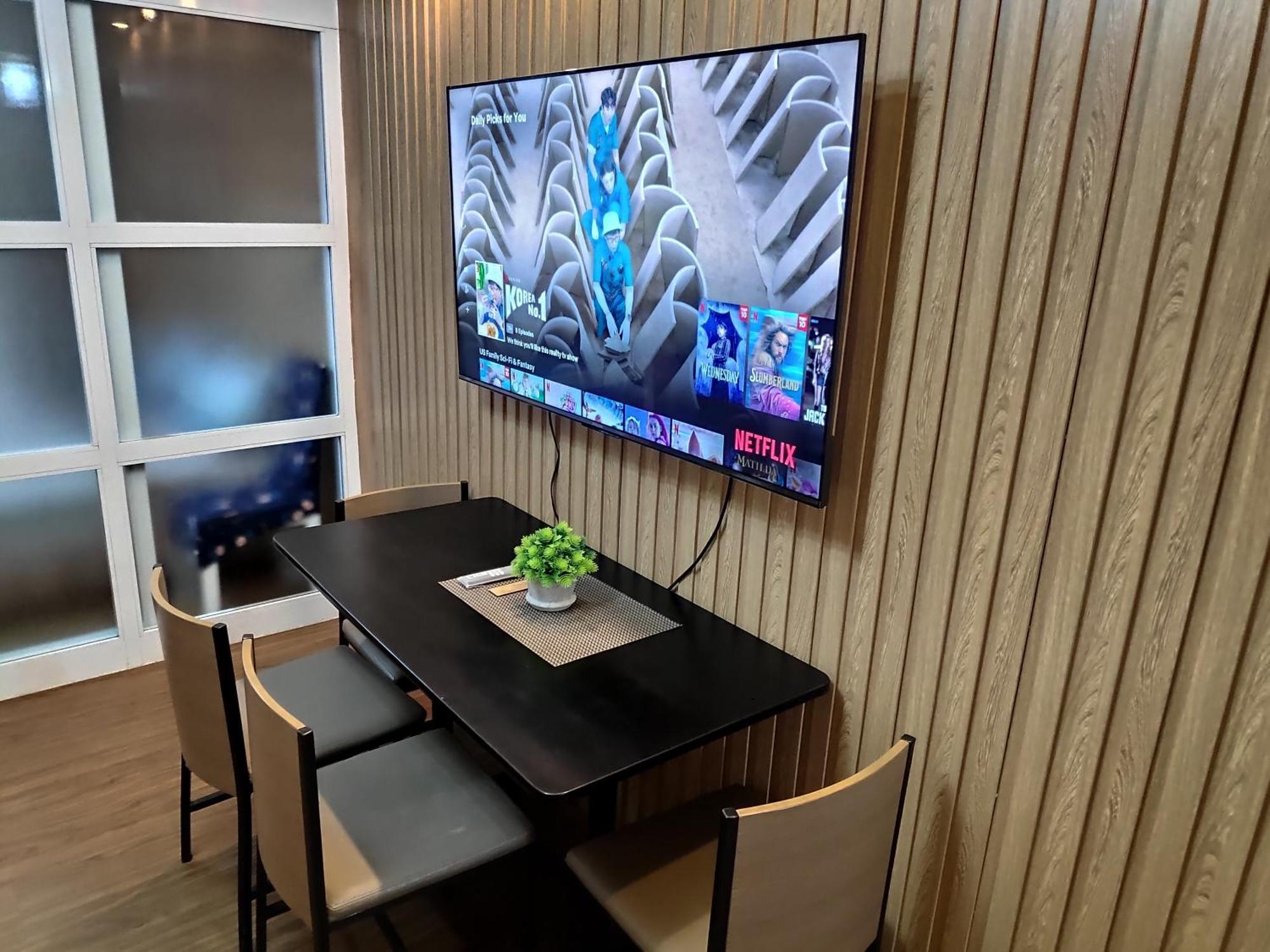 Tagaytay Staycation By Naya And Darla W Free Swimming Pool, Wifi & Netflix Tagaytay City Екстериор снимка